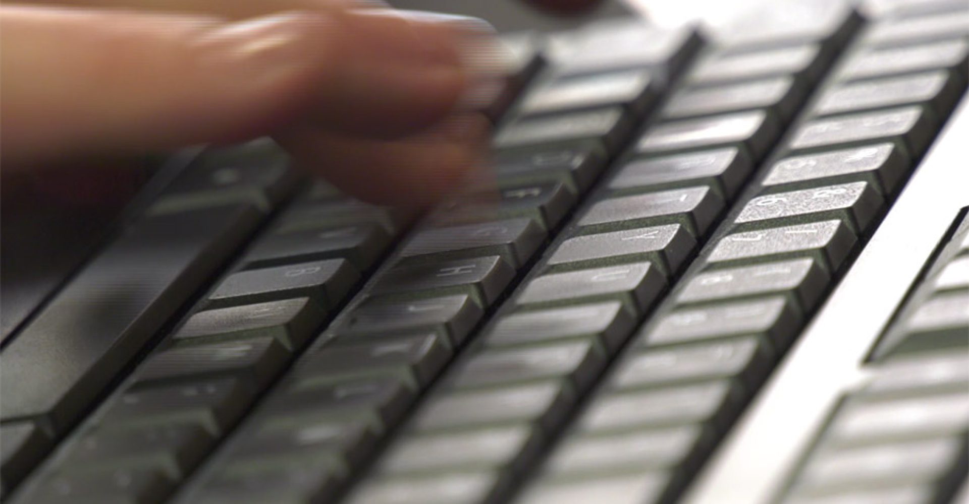 1572866153701tecladoEstdn