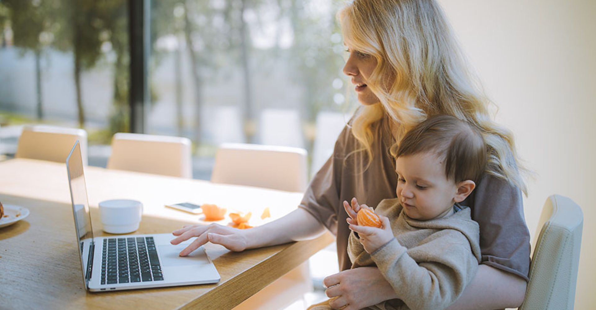 1610990540257madretrabajadora2Est