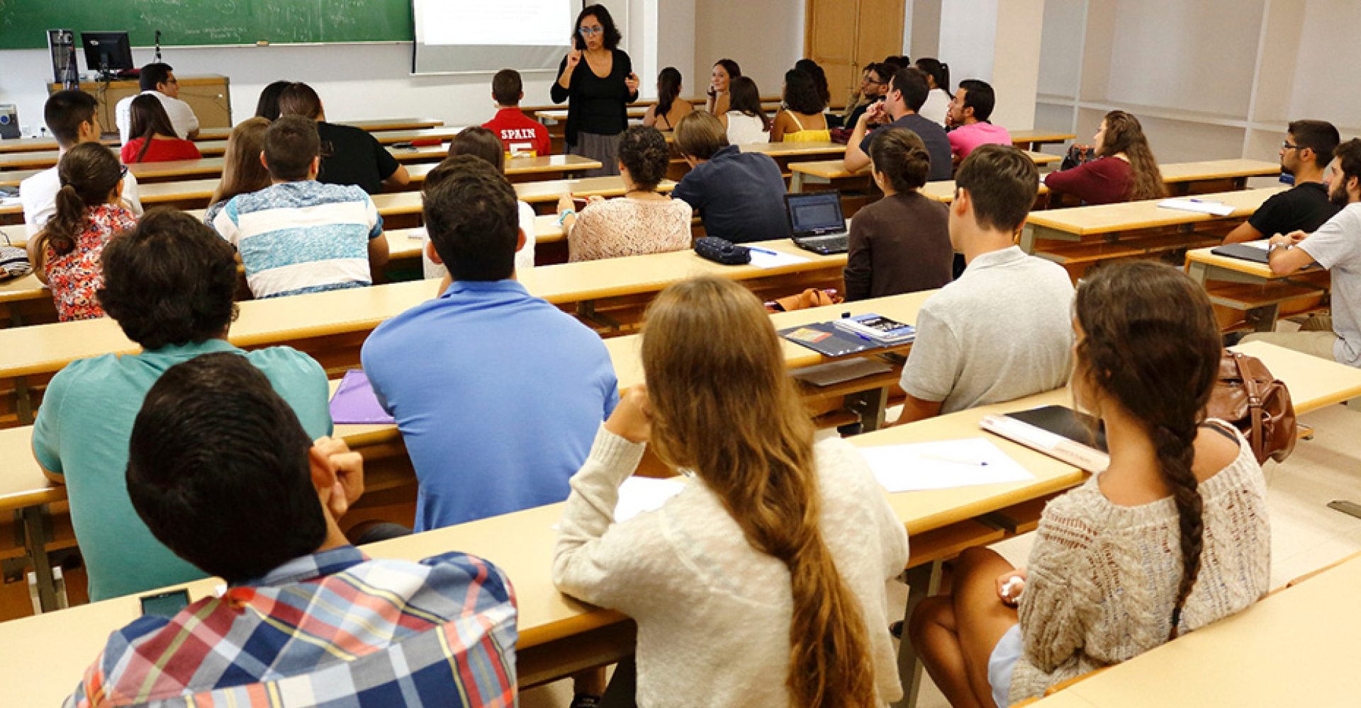 1745833128512EstudiantesUniversidadESTANDAR