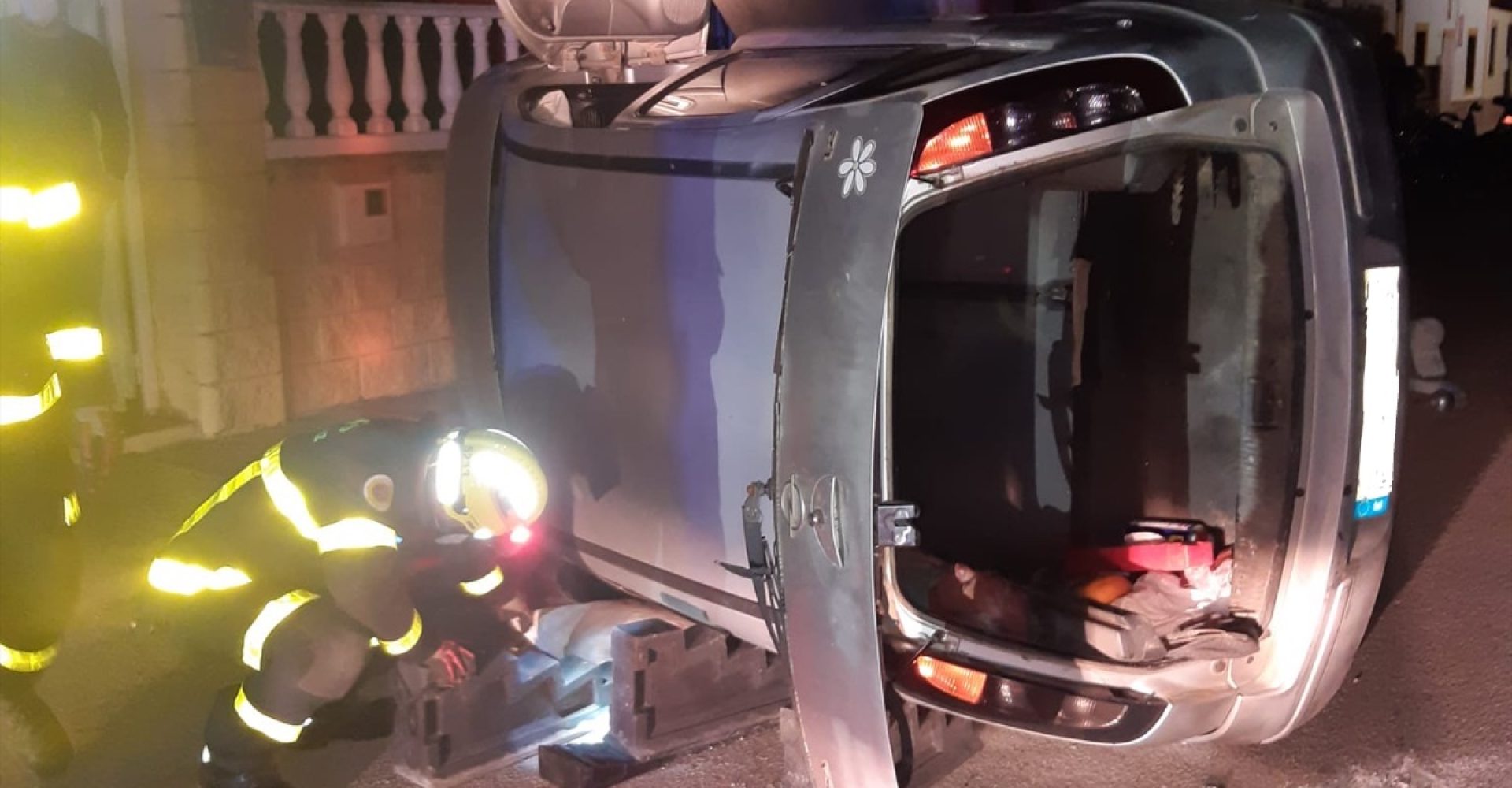 ACCIDENTE DE TRÁFICO SAN FERNANDO. CONDUCTOR ATRAPADO 16.05.21+