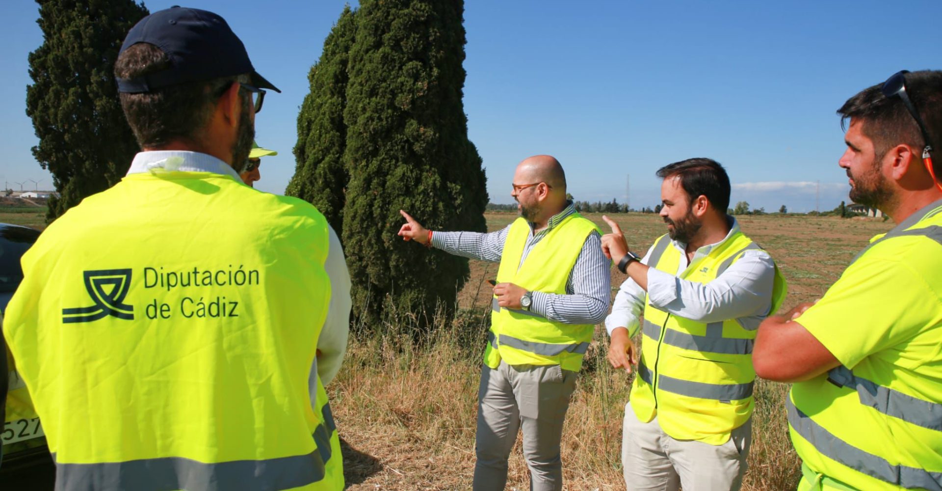 Bello visitando obra