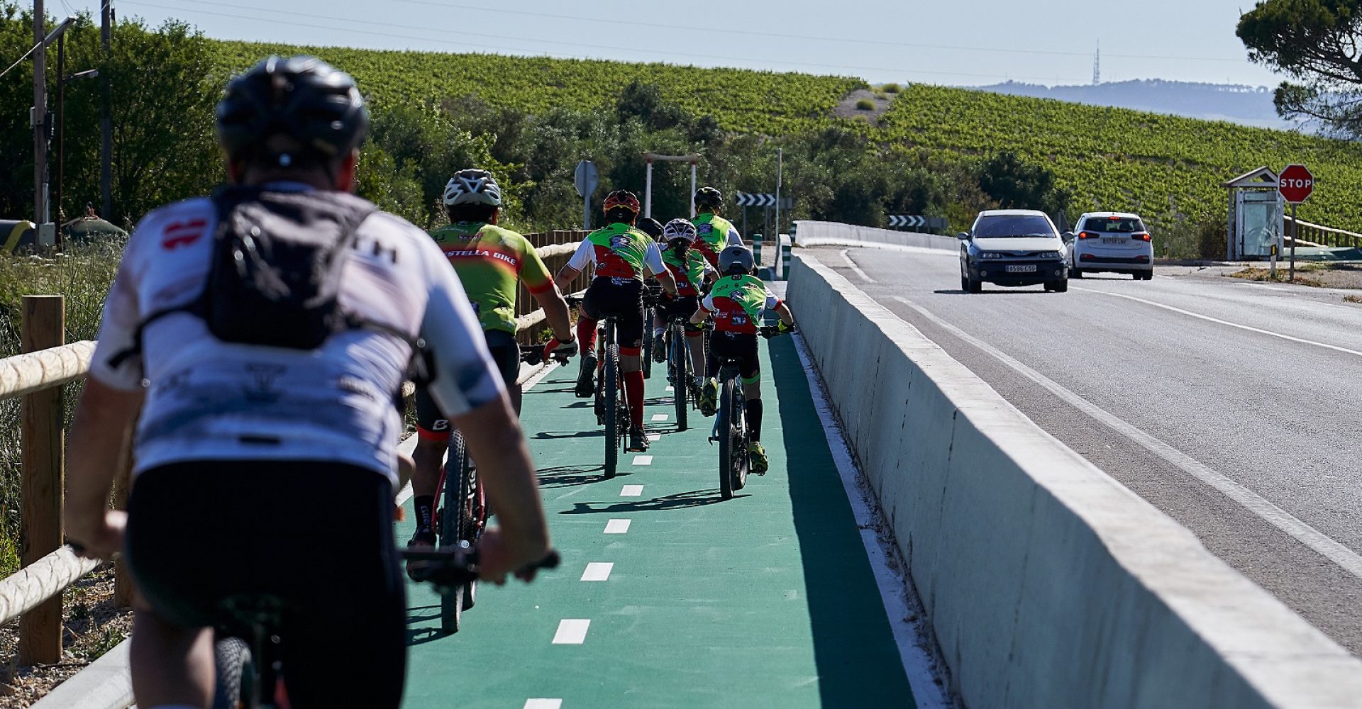 13.05.2025. Andalucía. Cádiz. La consejera de Fomento, Articulación del Territorio y Vivienda, Rocío Díaz, ha visitado, junto a la alcaldesa, María José García-Pelayo, la nueva conexión ciclista y peatonal en paralelo a la carretera A-2003. Foto: Gogo Lobato.