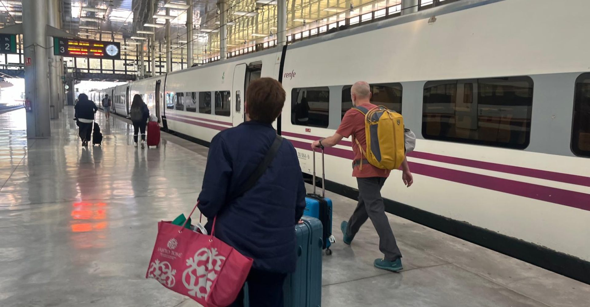 ESTACIÓN DE CÁDIZ ALVIA S 130 (2)