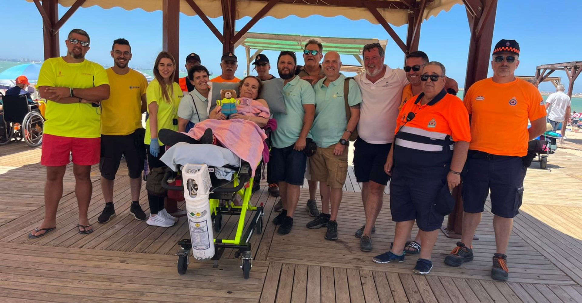 El Puerto ha colaborado con la Fundación Ambulancia del Deseo para cumplir el sueño de una mujer con movilidad reducida