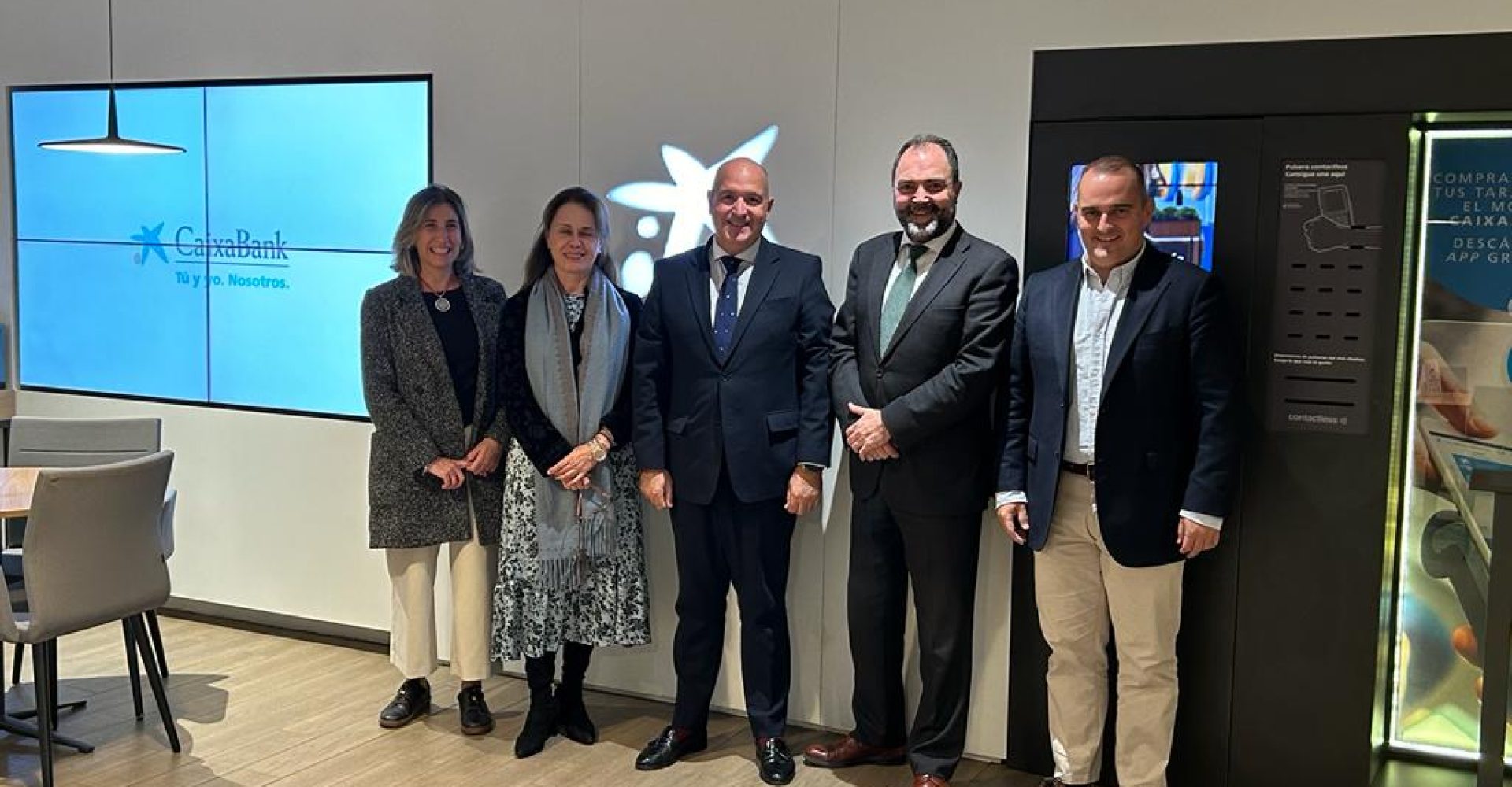 FOTO 1 ENCUENTRO CON FUNDACION LA CAIXA