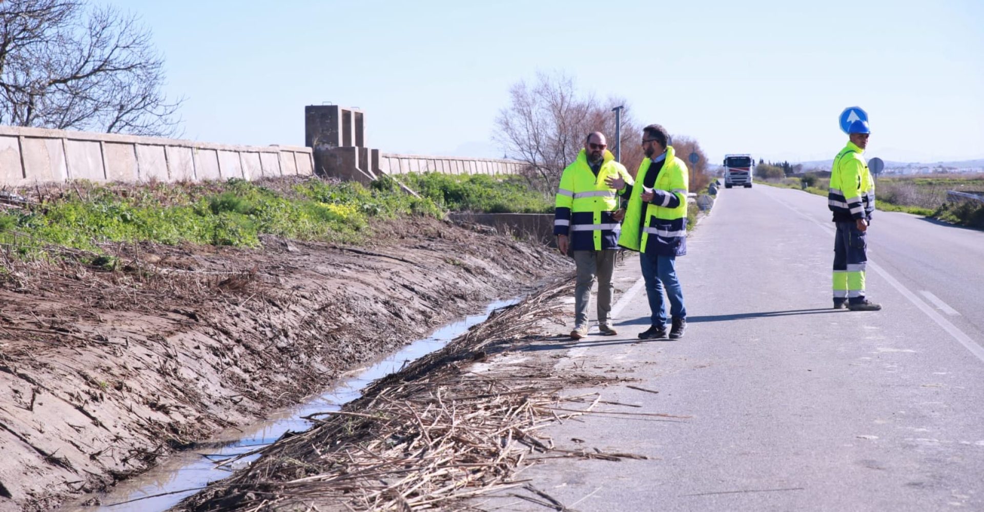 Javier Bello en carretera de la red provincial