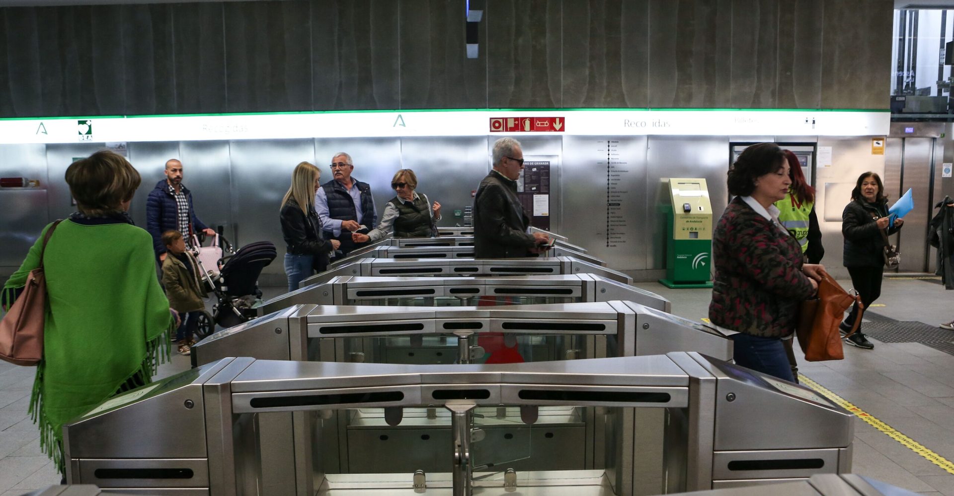 15/03/2023
La consejera Marifrn Carazo, informa del sistema de pago de ltima generacin del Metro de Granada