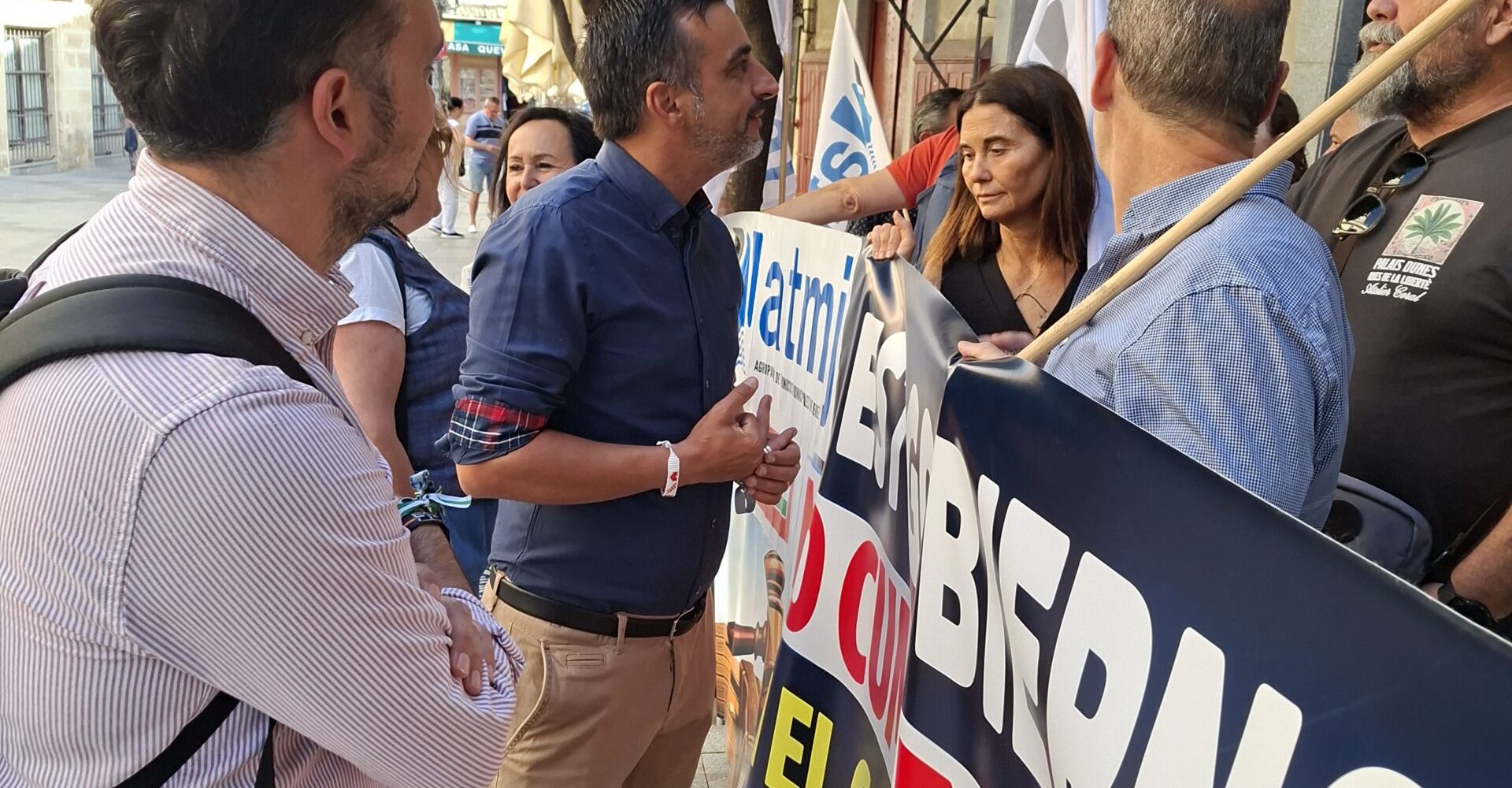 PSOE JA Díaz apoyo trabajadores municipales