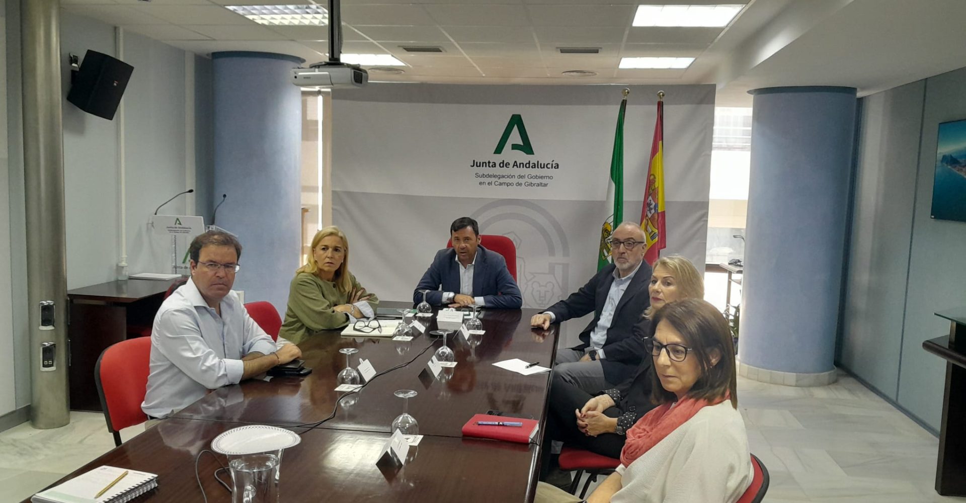 Reunión centros comerciales baños ostomías