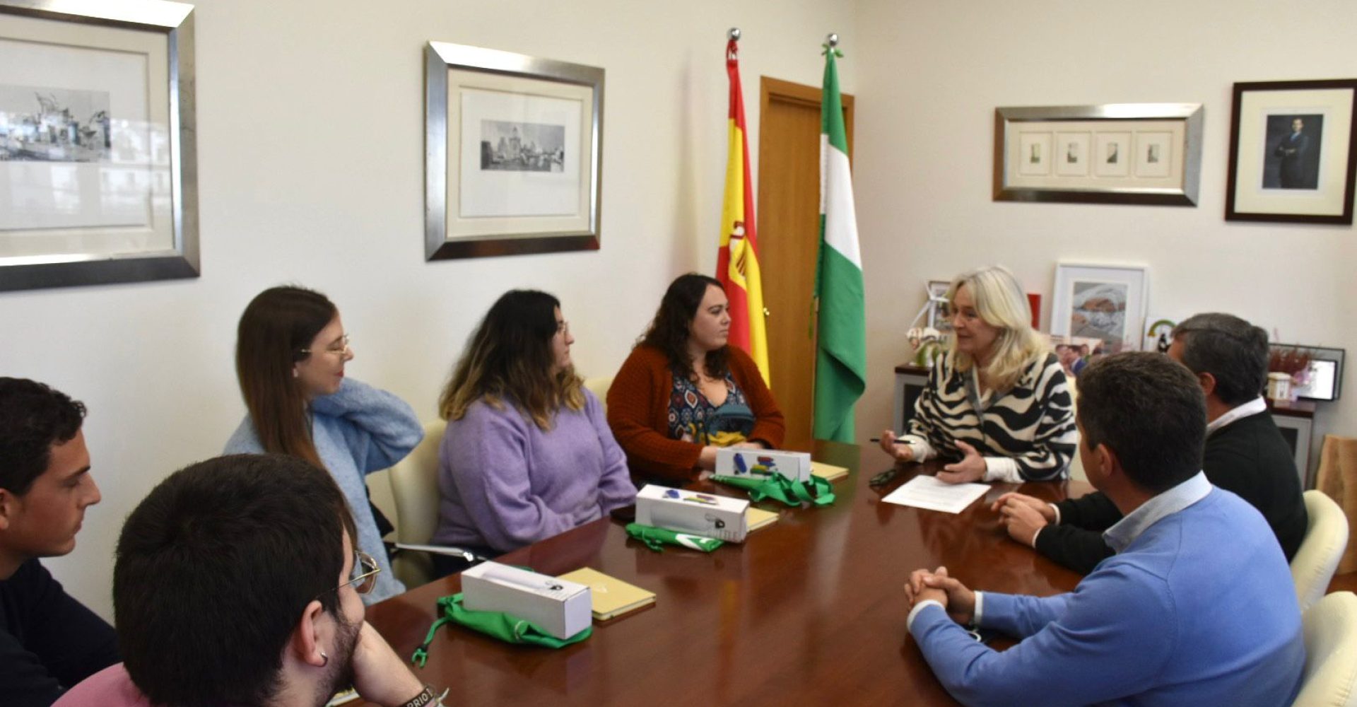 Reunión con Jóvenes Emprendedores 2