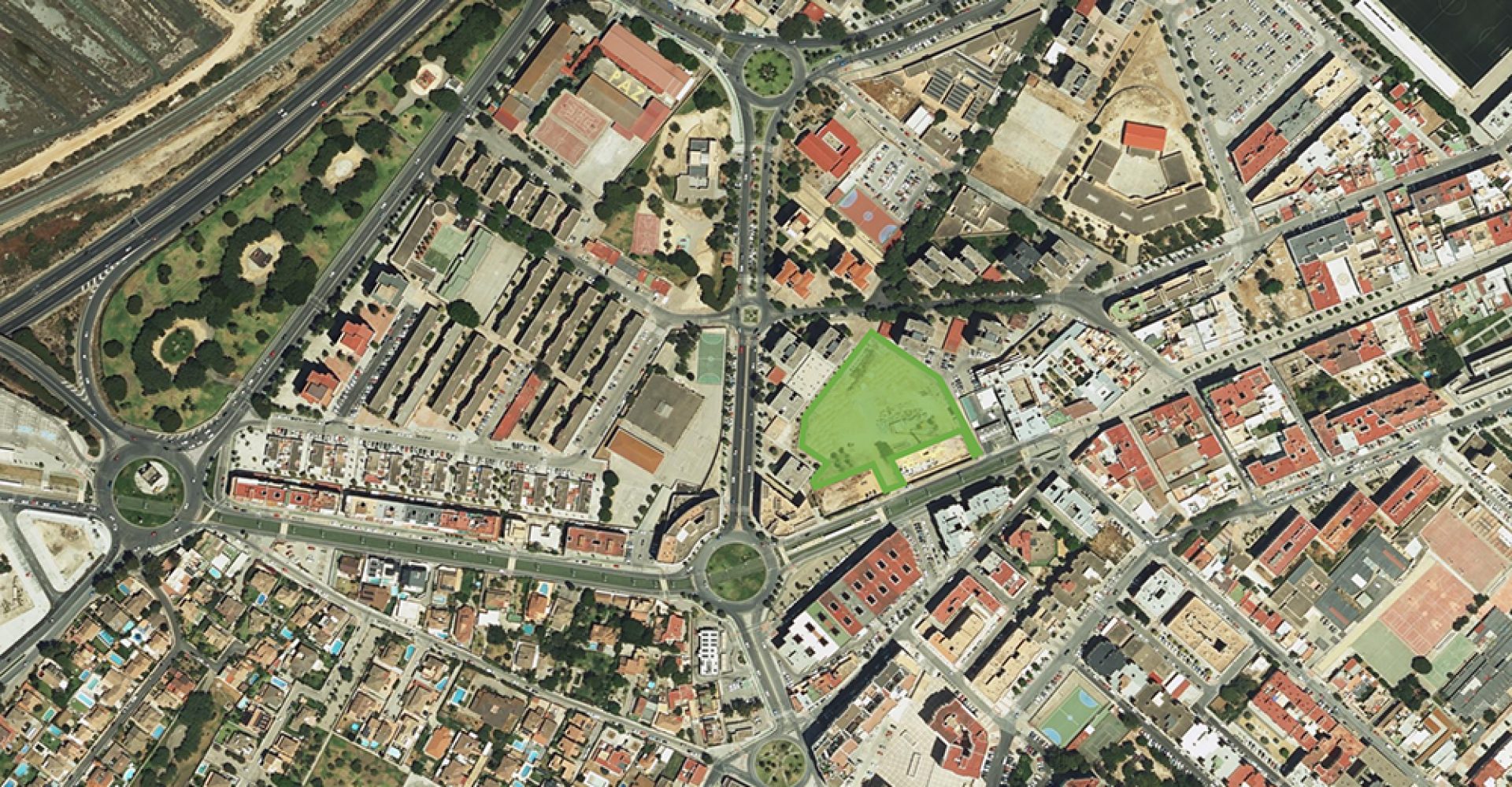 Solar Calle Real San Fernando.