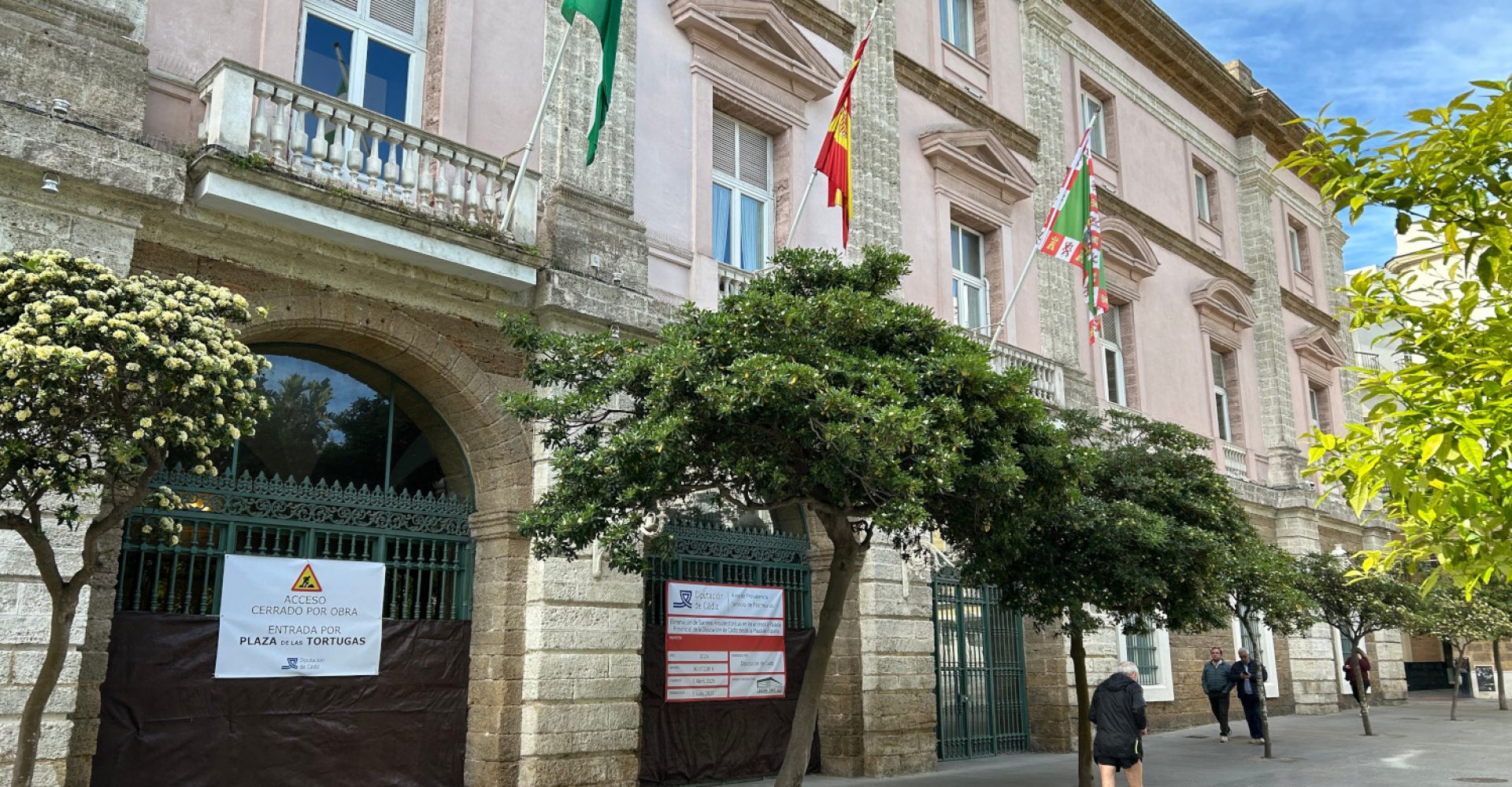 acceso a Palacio cerrado por obras
