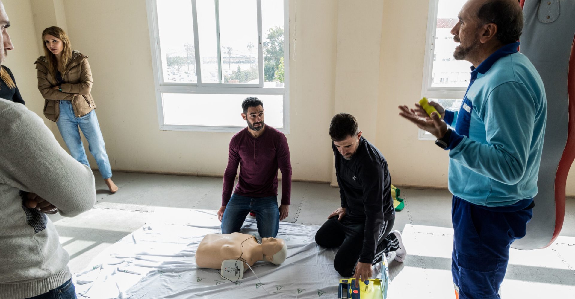 agentes curso maniobras de reanimación cardiopulmonar básic