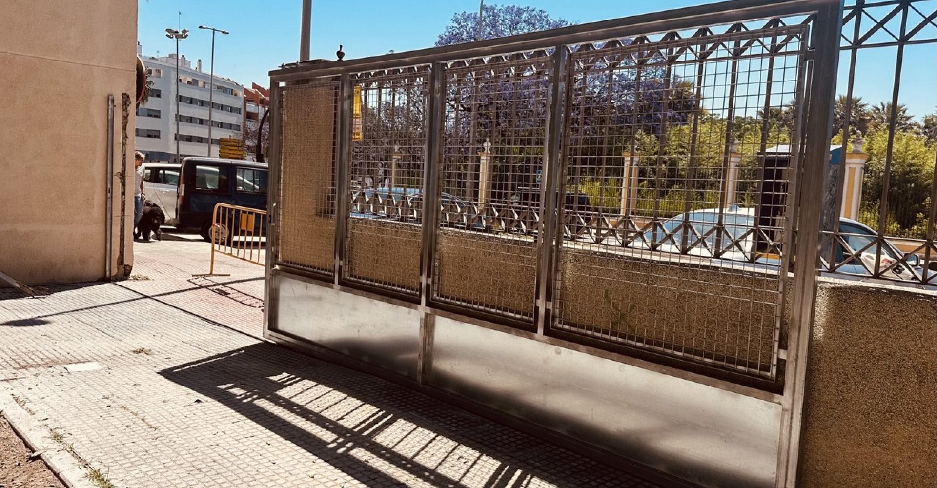 nuevas puertas Plazoleta El Molino